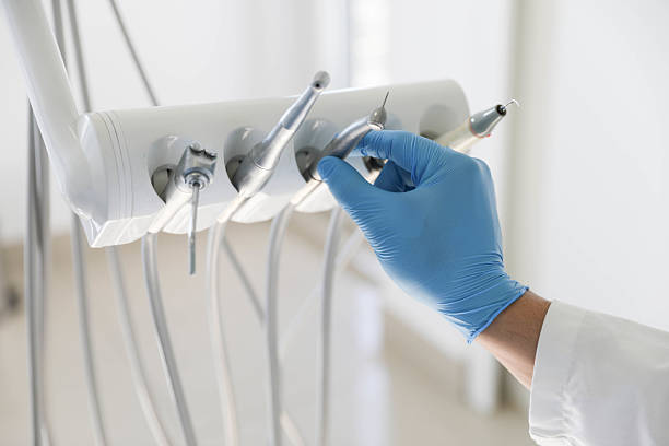 Professional Emergency Dentist technician working in Doolittle, TX